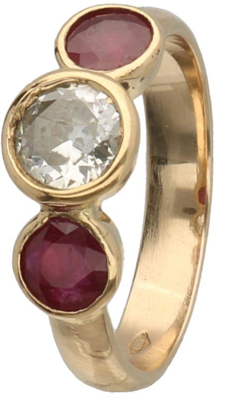 3 Steens ring geelgoud, ca. 0.65 ct. diamant en robijn - 18 kt.