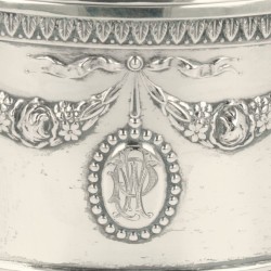 Theepot "C.G Hallberg Stockholm Zweden" zilver.