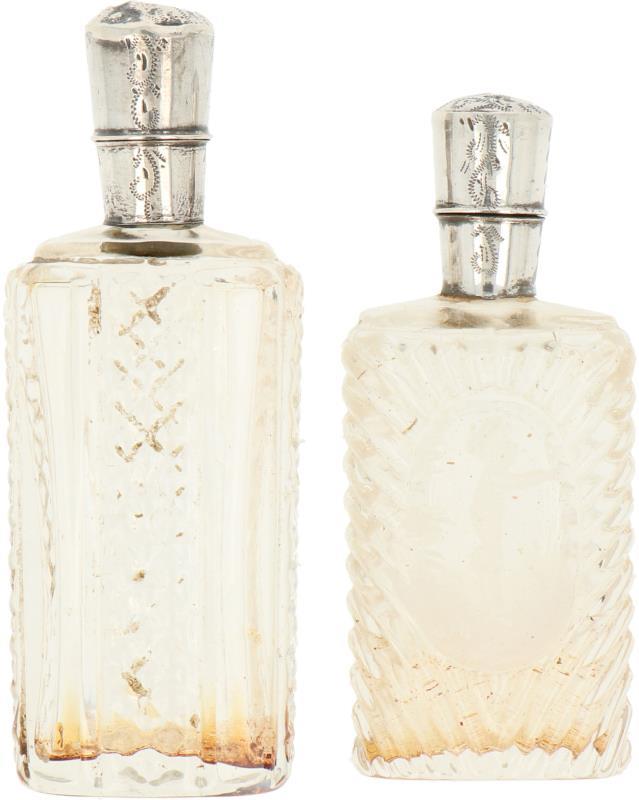 (2) Parfum flacons zilver.