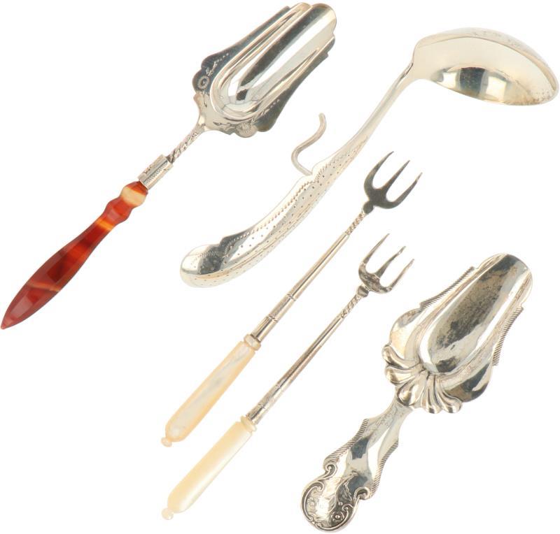 (5) delig lot diversen zilver.