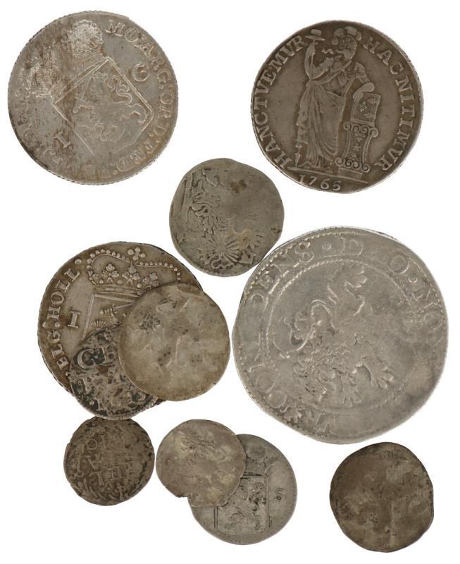 Lot: zilveren provinciale munten (11x) met o.a. leeuwendaalder, Gulden Holland en West-Friesland.