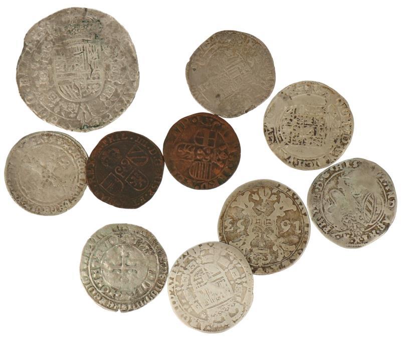Lot: (10) o.a. Patagon, 1/4 Patagon Philips IV 1624 Antwerpen, 1653 Brussel.