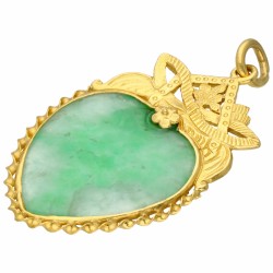 Geelgouden hartvormige hanger, met jade - 22 kt.