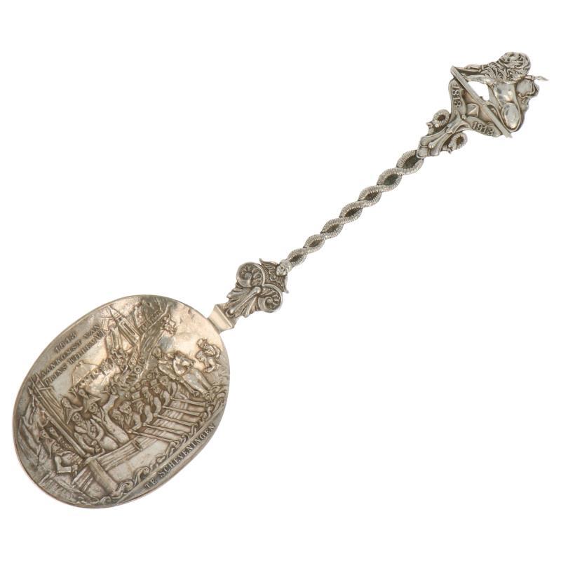Gelegenheids lepel met beeltenis van de aankomst van Prins Willem VI 1818 te Scheveningen zilver.