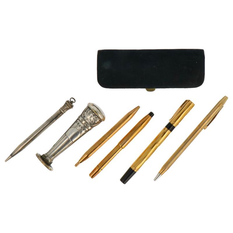 (5) Delig lot met diverse pennen w.o. waterman met daarbij een  verzilverd cachet BWG.