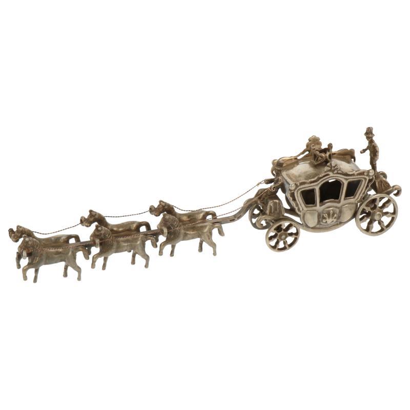 Miniatuur koninklijke koets getrokken door 6 paarden zilver.