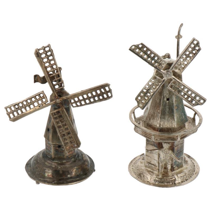 (2) Delig lot miniatuur molens zilver.