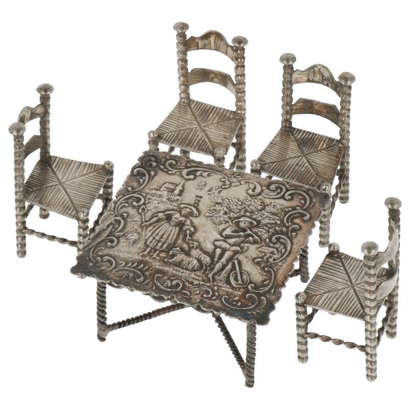 (5) Delig lot miniaturen w.o. tafel en stoelen zilver.