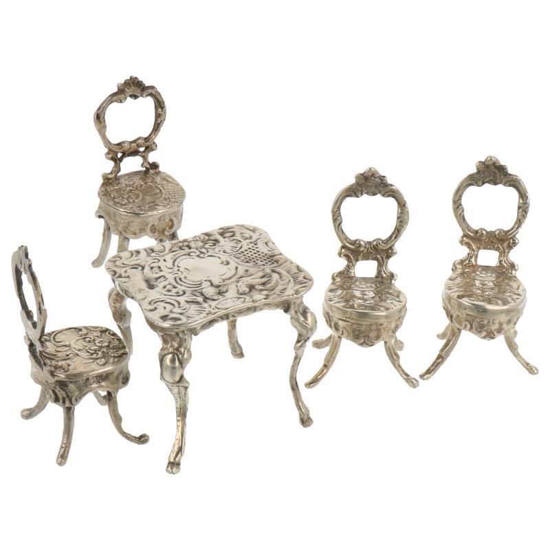 (5) Delig lot miniaturen w.o. tafel en 4 stoelen zilver.