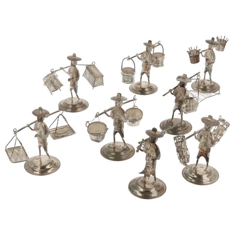 (8) Delig lot miniaturen van chinese ambachten zilver.