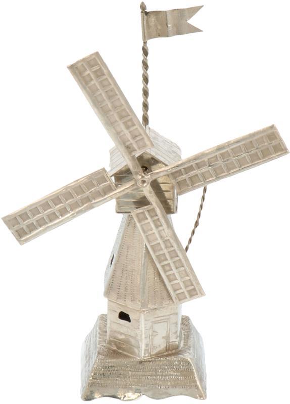 Miniatuur molen naar 18e eeuws model zilver.