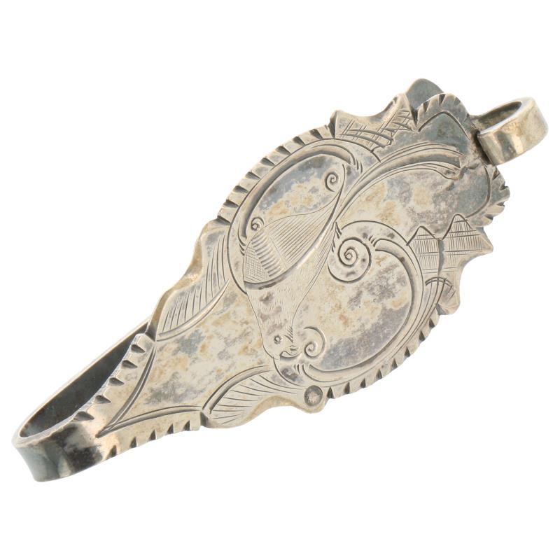Rokhaak ovaal model met gegraveerde versieringen zilver.