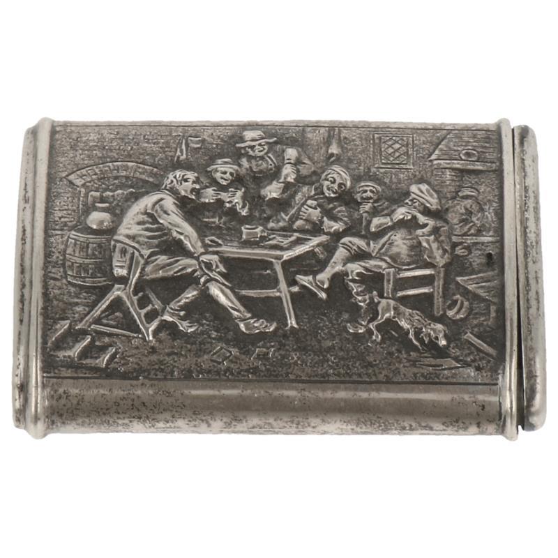 Vestacase gedecoreerd met gegoten hollands tafereel zilver.