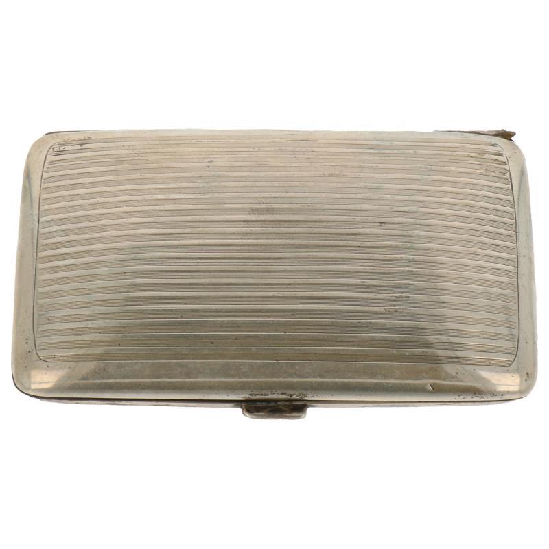 Sigaretten etui gegraveerde rib versieringen zilver.