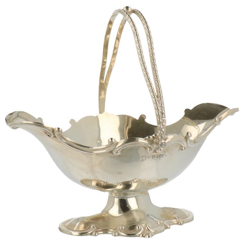 Sausboot met rocaille versierde voet en kabel vormige hengsels zilver.