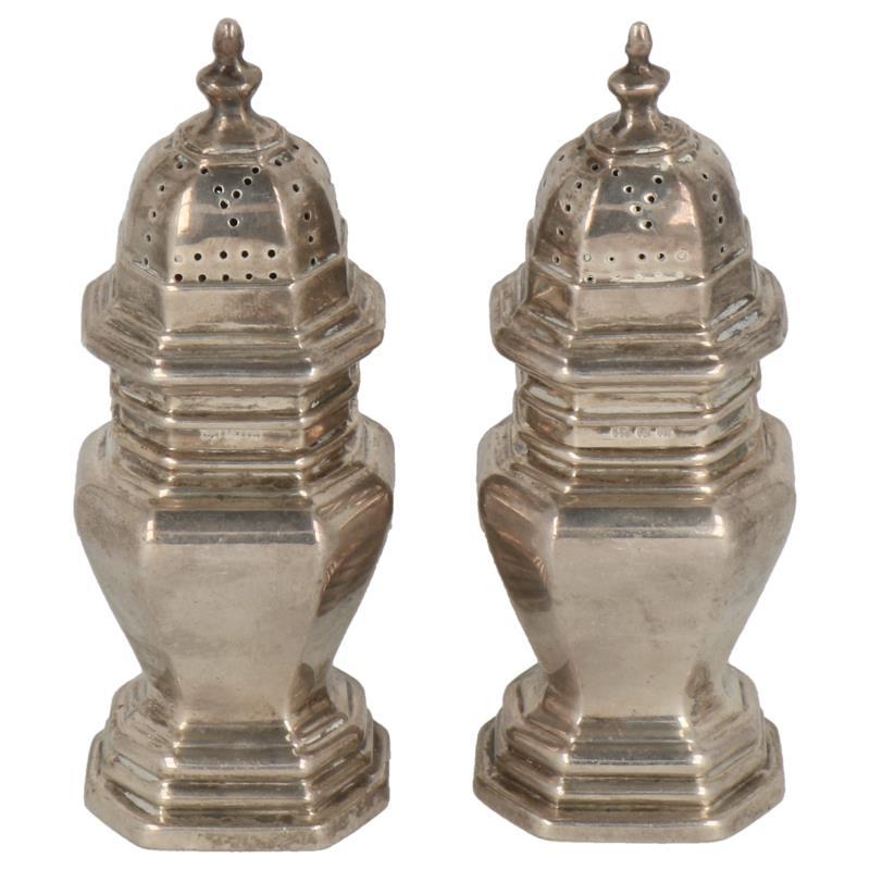 Peper & zout strooier set 8 hoekig model balsuster vormig met onevenredige kanten zilver.