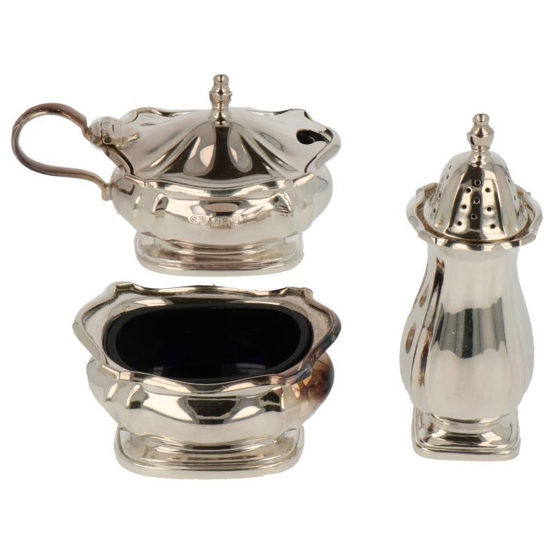 (3) Delige peper, zout en mosterd set voorzien van blauw glazen inzetbakjes zilver.