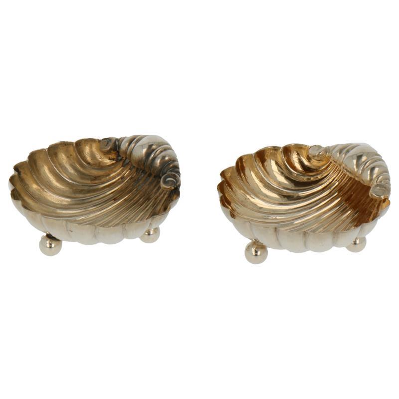 (2) Delige set schelpvormige zoutkeldertjes zilver.