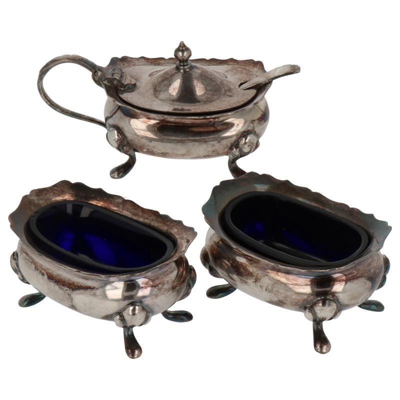 (3) Delige peper, zout en mosterd set voorzien van blauw glazen inzetbakjes  verzilverd.