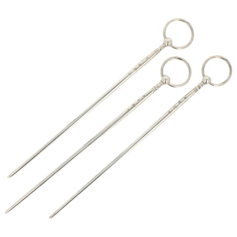 (3) Delige set vleespennen met ring zilver.