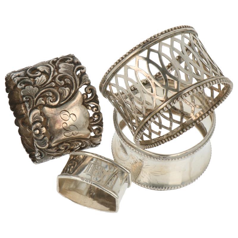 (4) Delig lot servetringen in diverse uitvoeringen zilver.