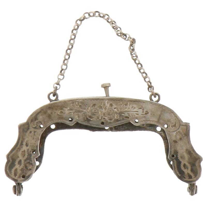 Beurs beugel met gegraveerde versieringen en binnenbeugel zilver.