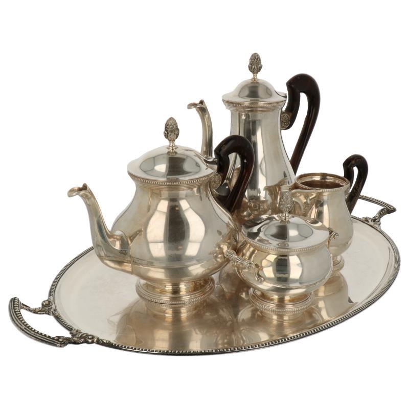 (5) Delig thee en koffieservies inclusief dienblad voorzien van gegoten parelranden en denneappel knoppen zilver.