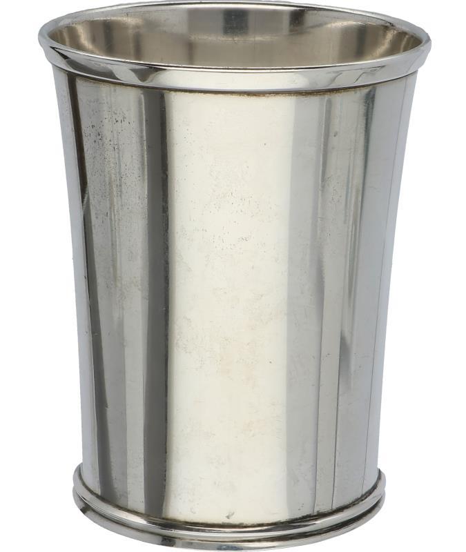 Lepelvaasje strak model iets uitlopend zilver.