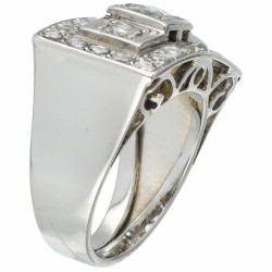 Witgouden Art Deco tank ring, met 25 roos geslepen diamanten - 18 kt.