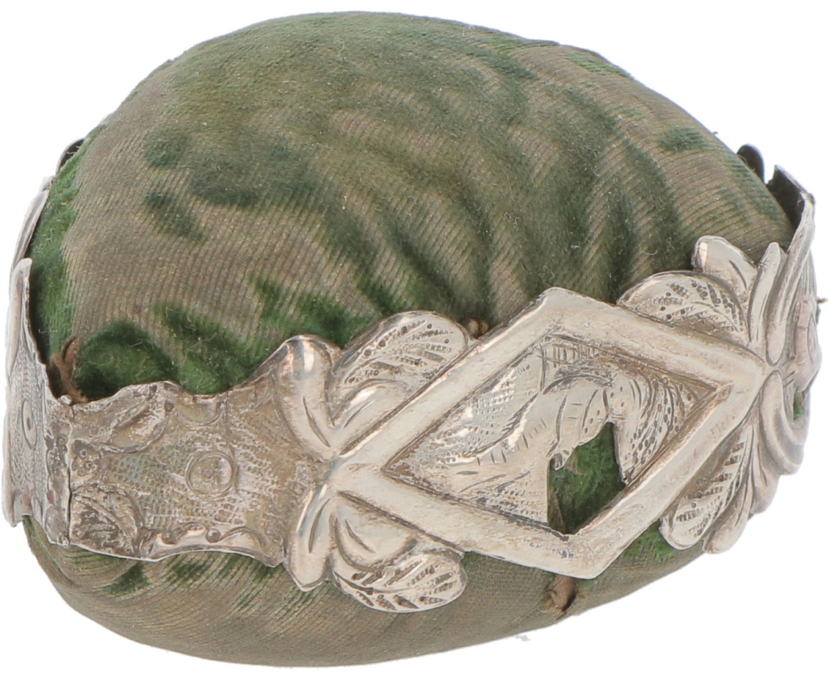 Speldenkussen voor chatelaine zilver.