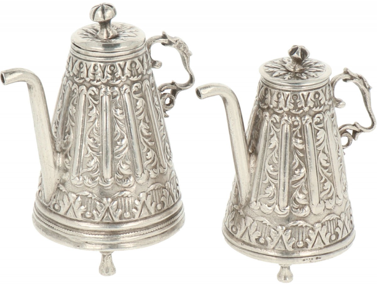 Miniatuur kannen zilver.