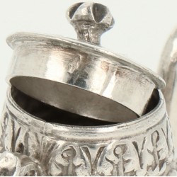Miniatuur kannen zilver.
