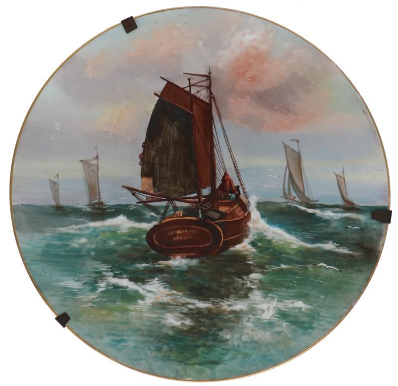 Handbeschilderde schotel.