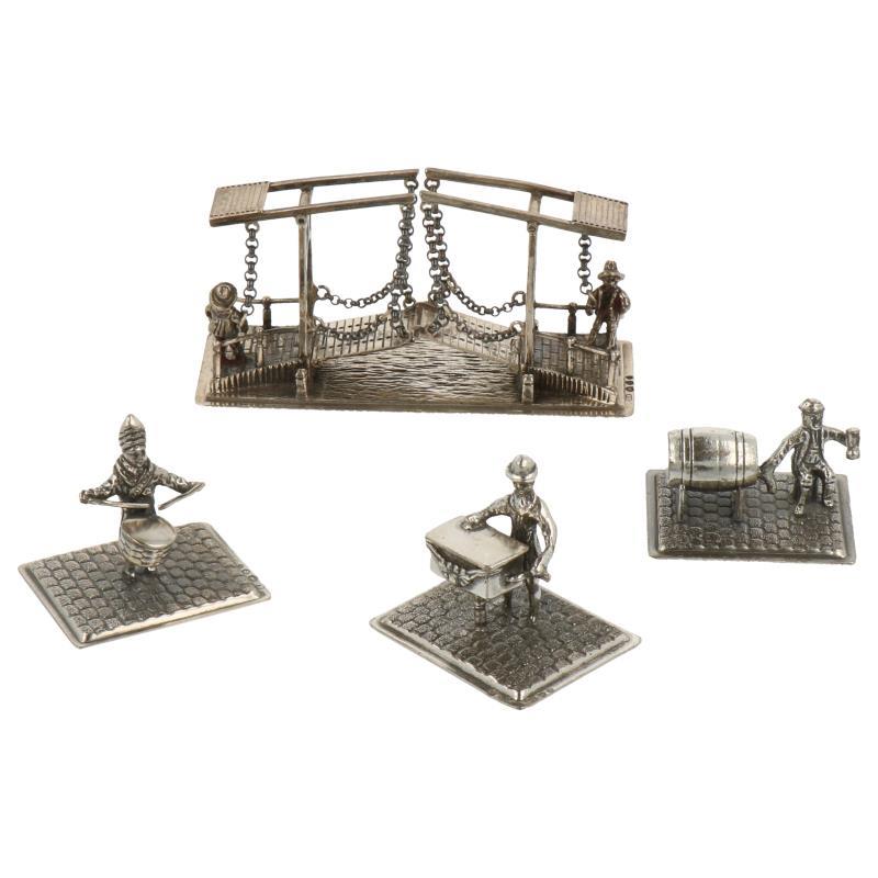 (4) Delig lot miniaturen w.o. ophaalbrug zilver.