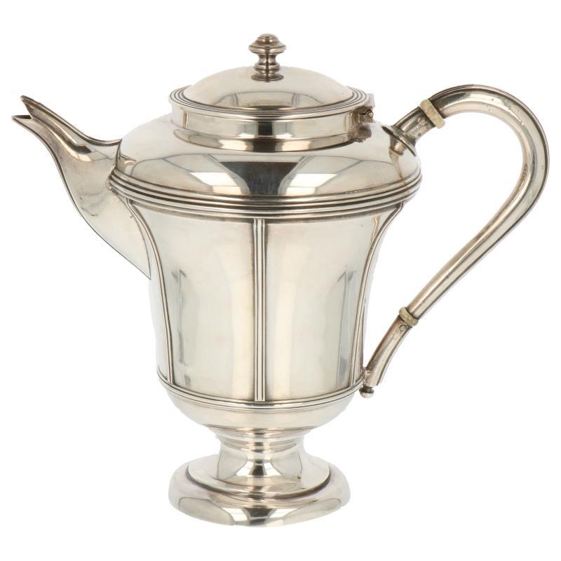 Koffiepot op voet in art deco stijl met snaveltuit zilver.