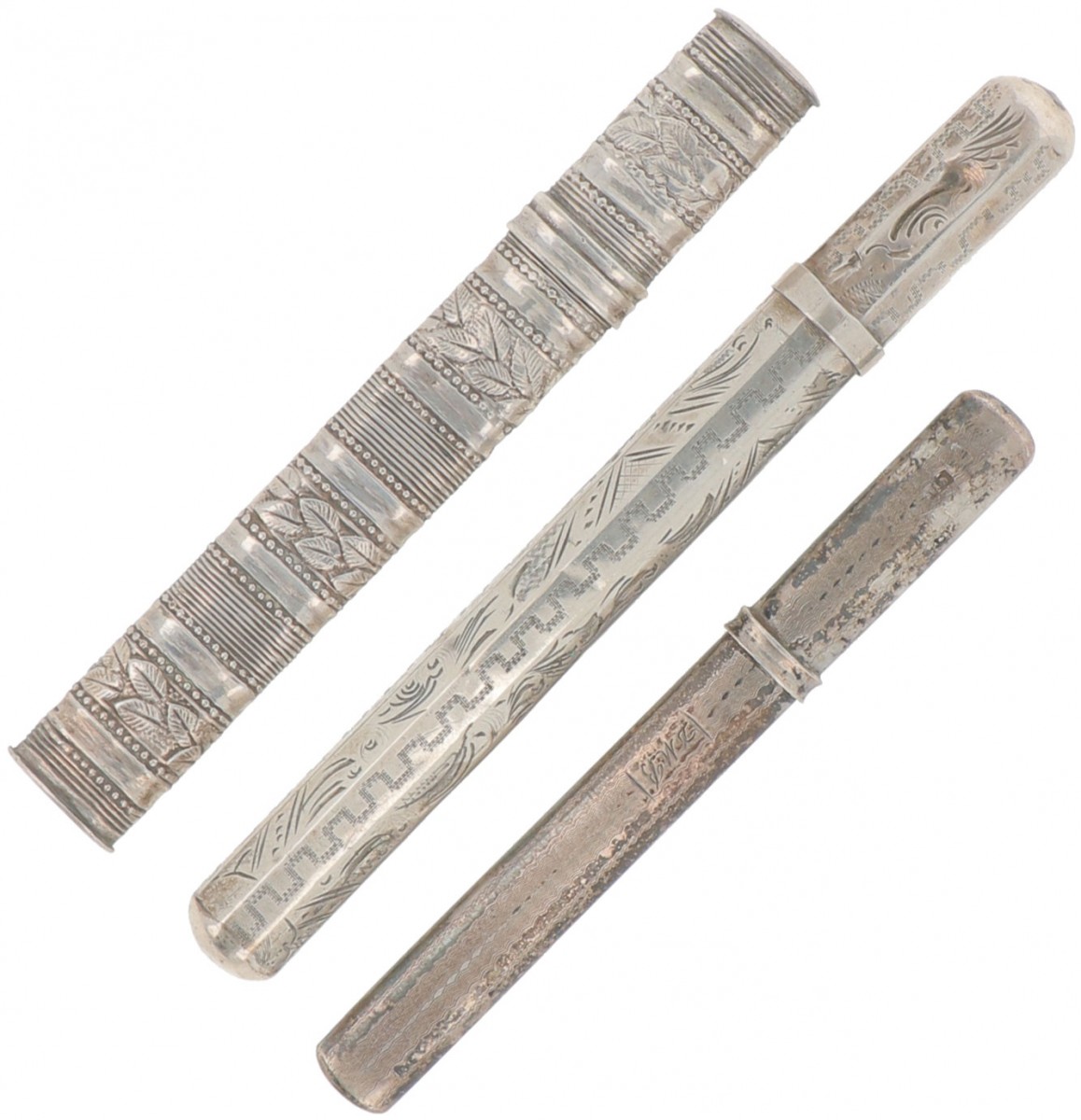(3) Delig lot Naaldenkokers zilver.