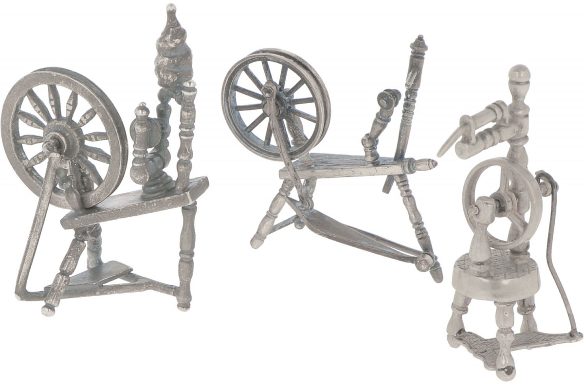 (3) Delig lot miniaturen zilver.