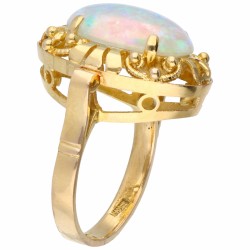 Geelgouden ovale ring bezet met natuurlijke welo opaal - 20 kt.