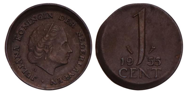 1 Cent Juliana 1955 excentrisch geslagen.