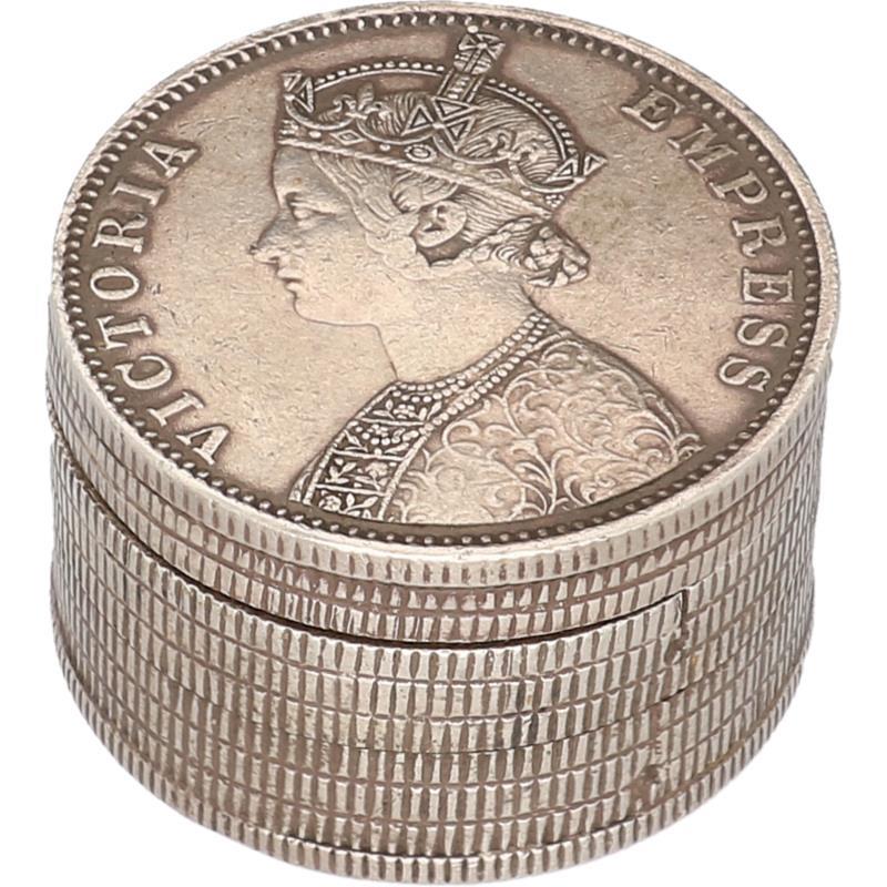 Muntdoosje India zilver met schroefdraad circa 1900.