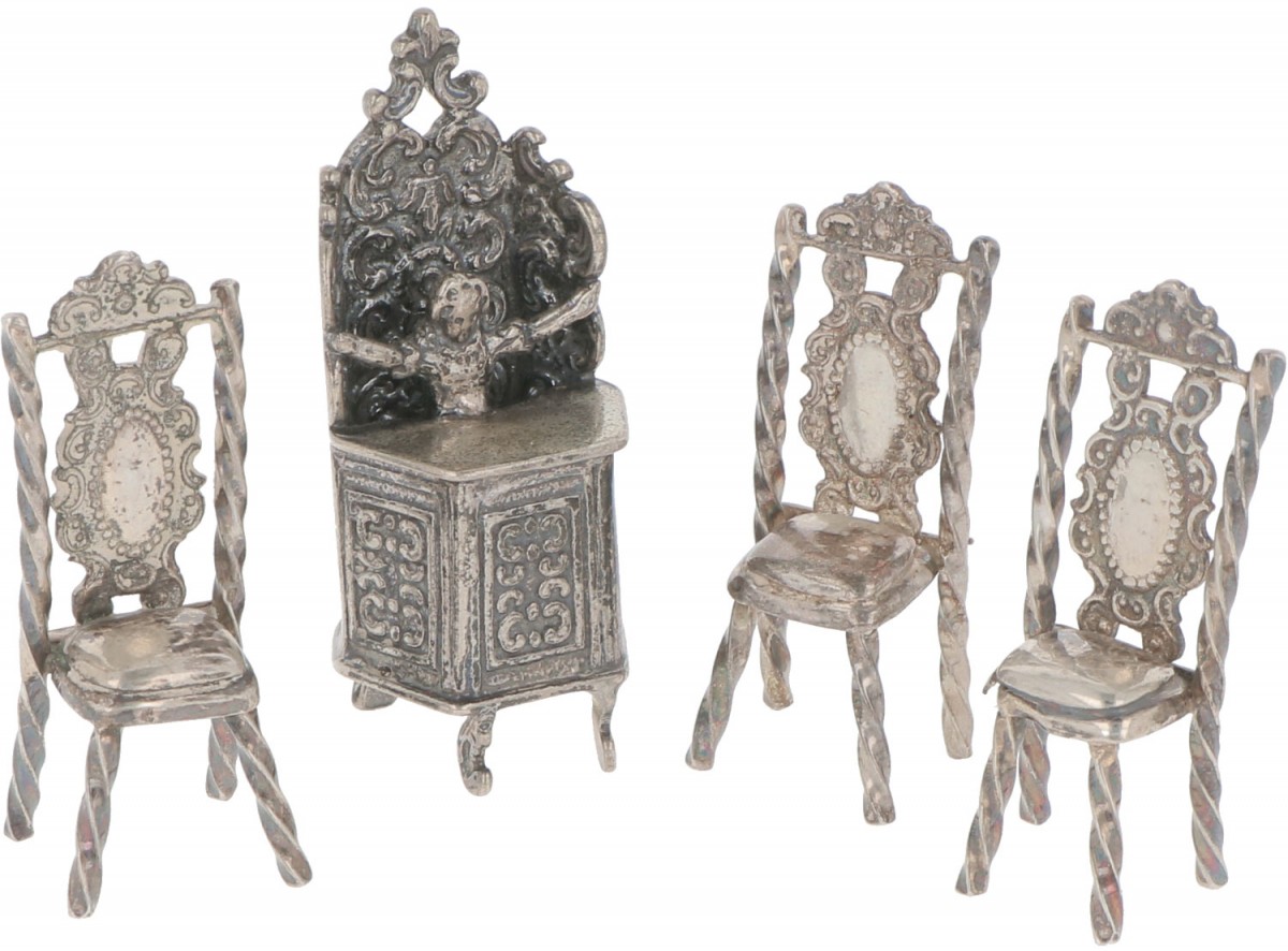 (4) Delig lot miniaturen zilver.