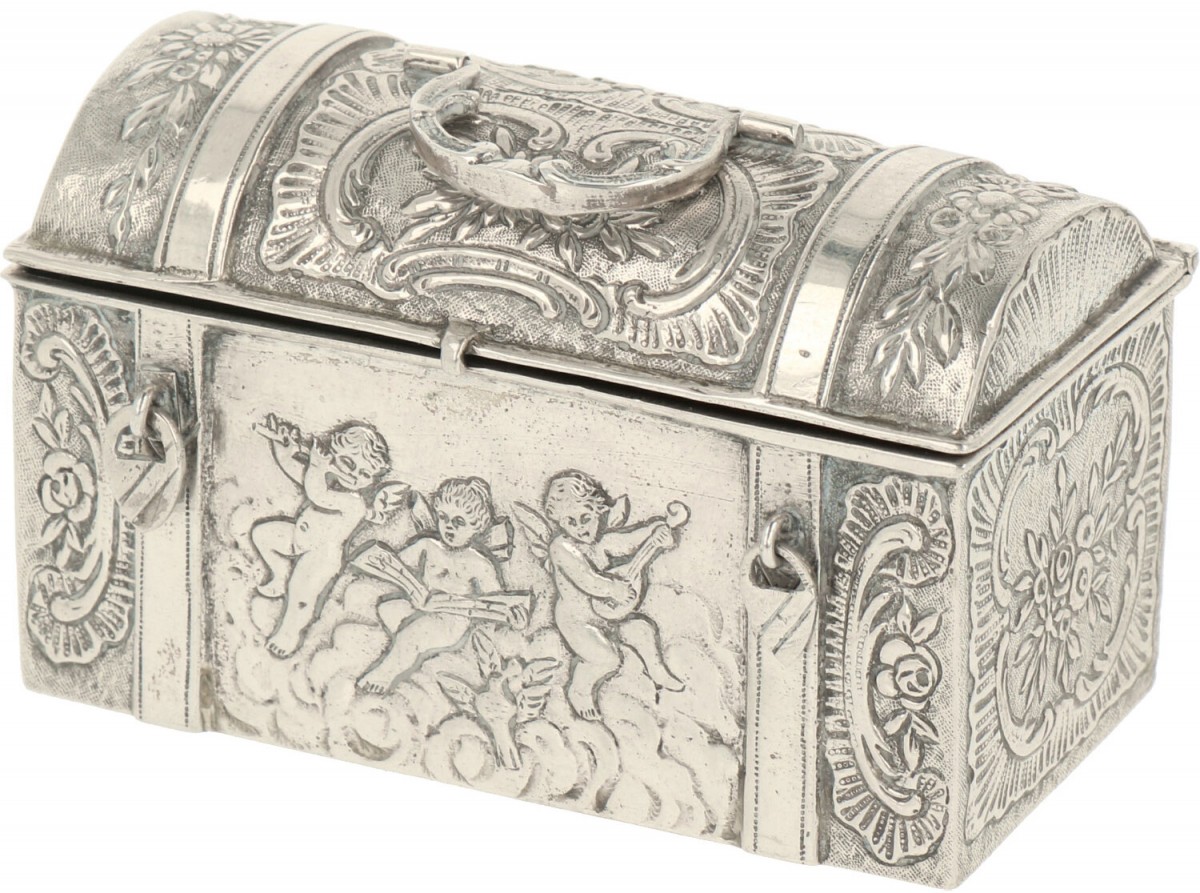 Miniatuur Schatkist doosje zilver.
