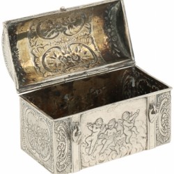 Miniatuur Schatkist doosje zilver.