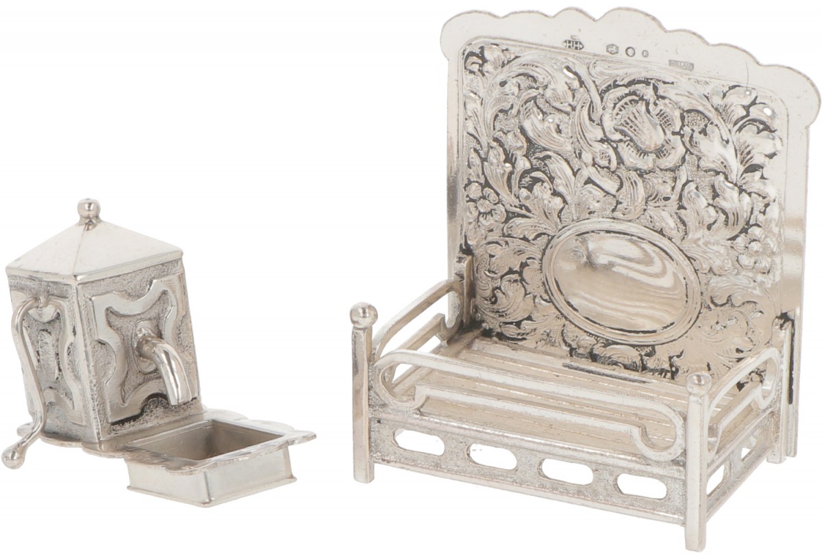 (2) Delig lot miniaturen zilver.