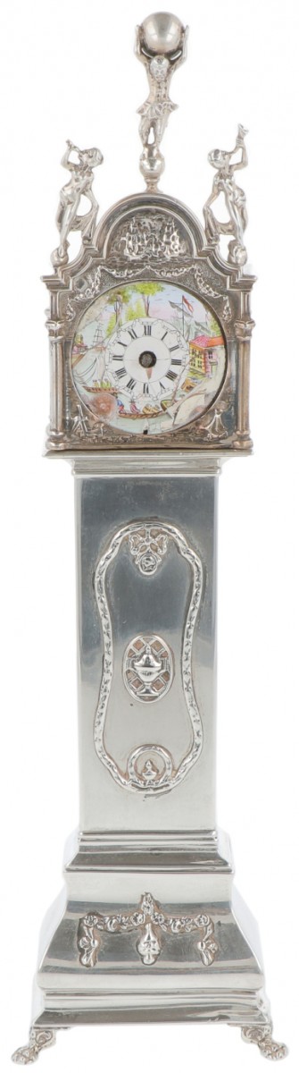 Miniatuur staand horloge zilver.