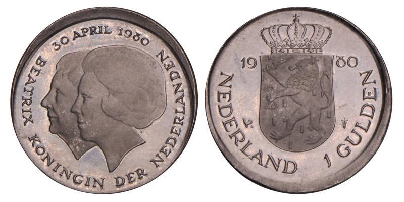 1 Gulden Juliana 1980 dubbele kop excentrisch geslagen.