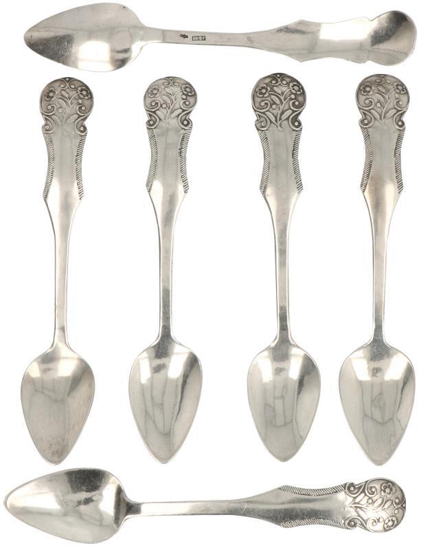 (6) Lepels zilver.