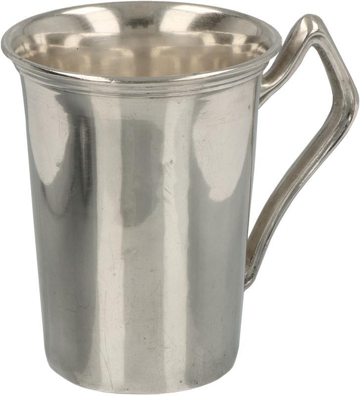 Beker zilver.