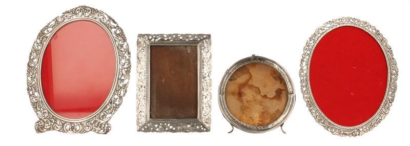 (4) Fotolijsten zilver.