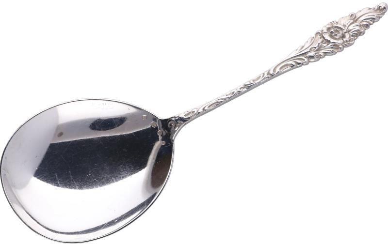 Opscheplepel zilver.
